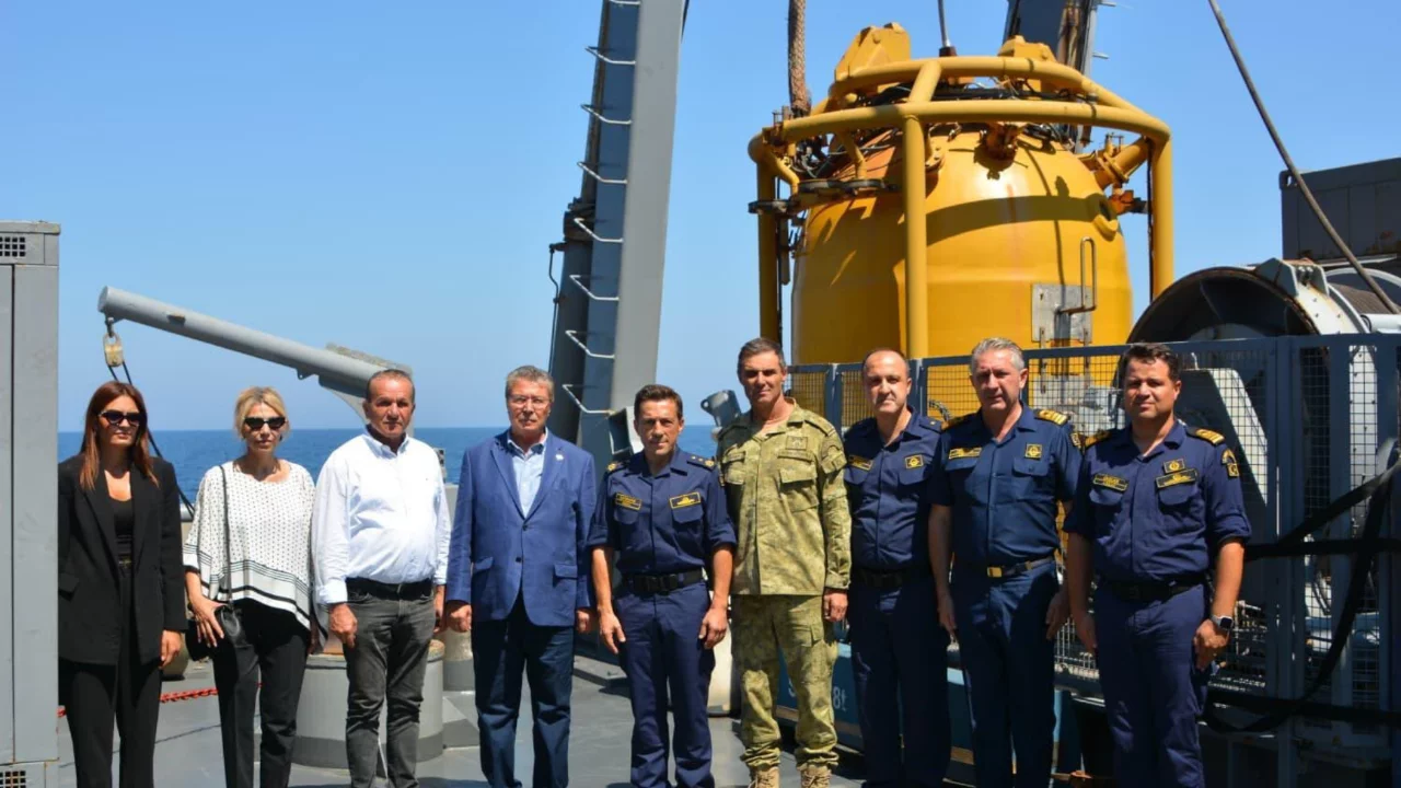 Girne a&ccedil;ıklarında batan yolcu gemisi i&ccedil;in arama kurtarma s&uuml;r&uuml;yor
