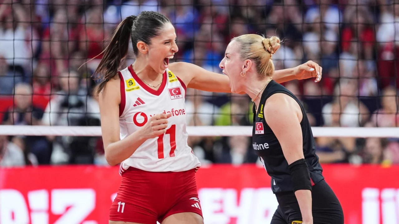 Yeniden şampiyon... Filenin Sultanları Avrupa'nın en b&uuml;y&uuml;ğ&uuml;!