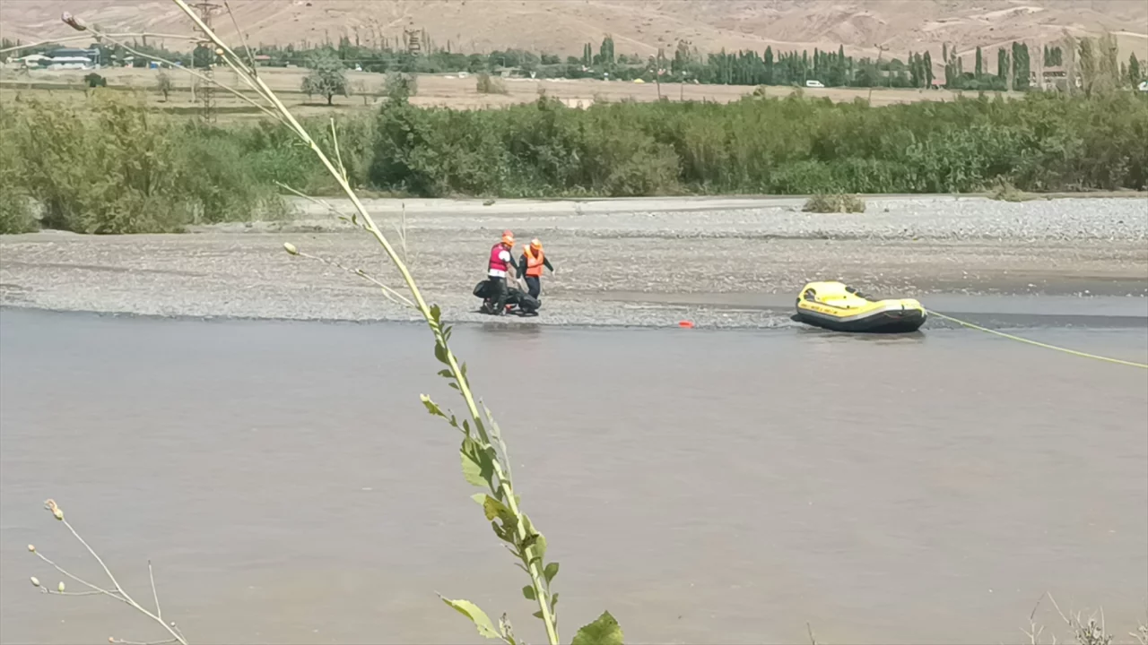 Aras Nehri kıyısında dehşete d&uuml;ş&uuml;ren g&ouml;r&uuml;nt&uuml;: Cansız beden bulundu