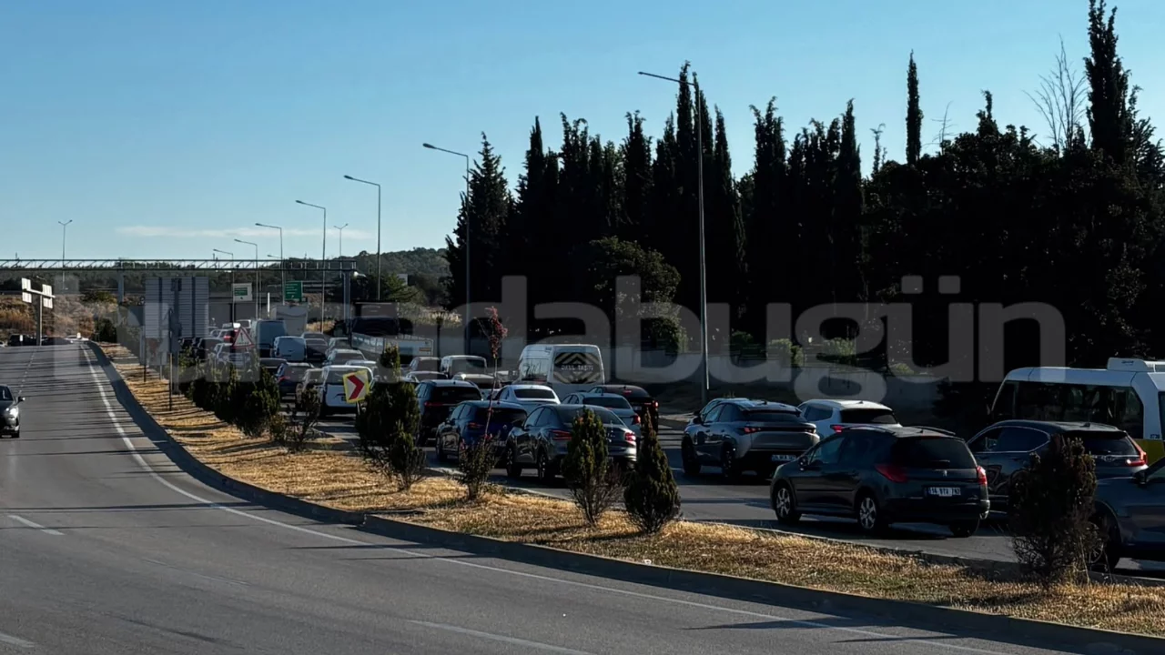 Bursa'da yollar bir anda doldu taştı! Seferlerde 10 dakikalık gecikme