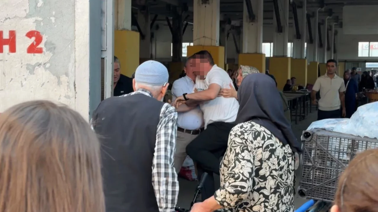 Bolu Pazarı'nda yol verme tartışması kavgaya d&ouml;n&uuml;şt&uuml;