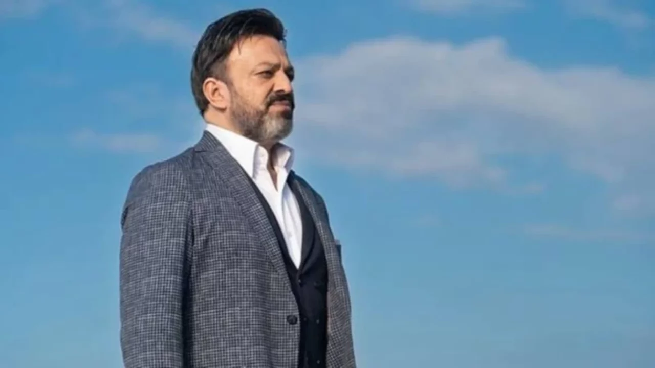 Serhat Kılı&ccedil;'a son veda! Babasının tabut başındaki g&ouml;r&uuml;nt&uuml;s&uuml; herkesi g&ouml;zyaşlarına boğdu