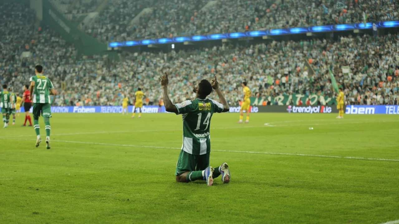 Bursa'nın gol makinesi; Kelechı Iheanacho...