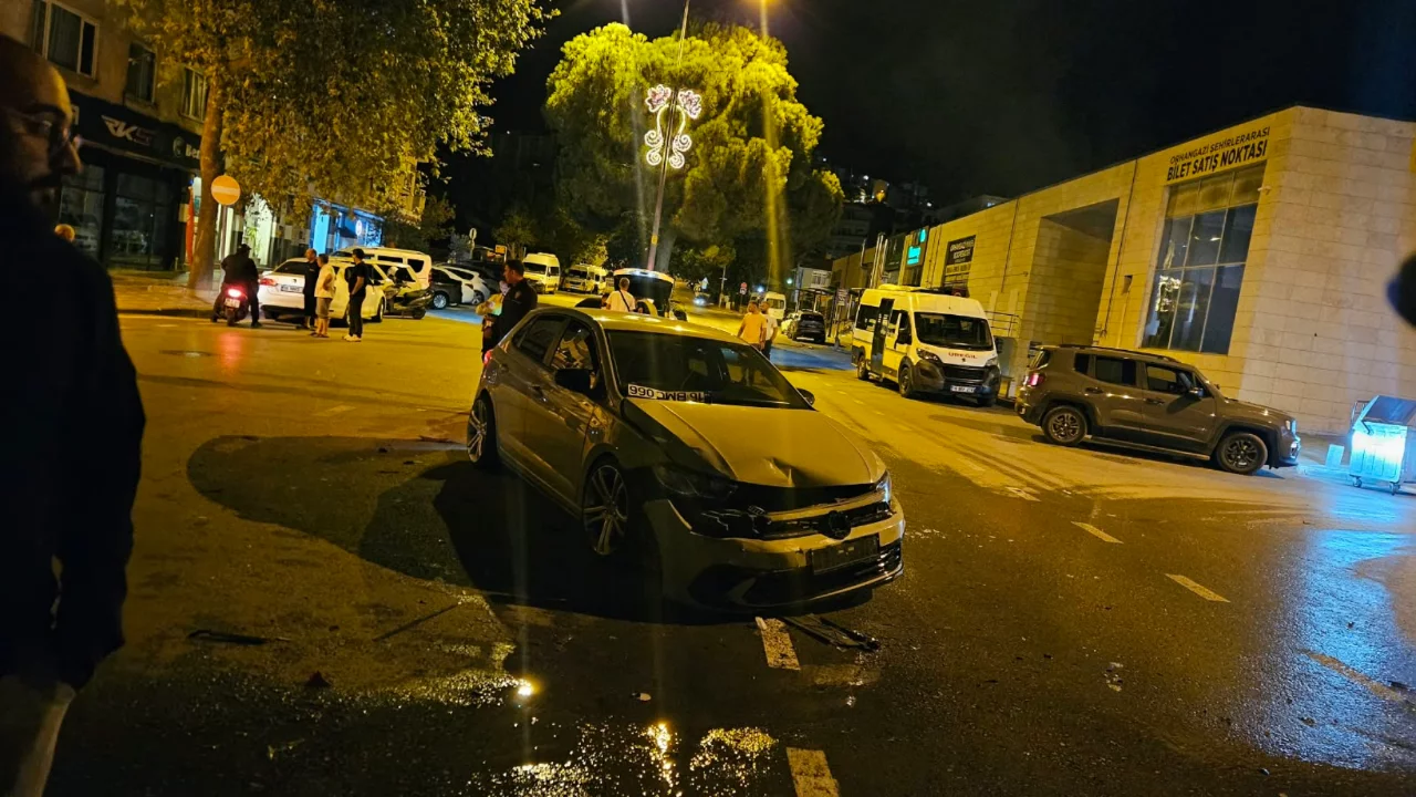 Orhangazi'de gece saatlerinde aynı noktada bir kaza daha!&nbsp;