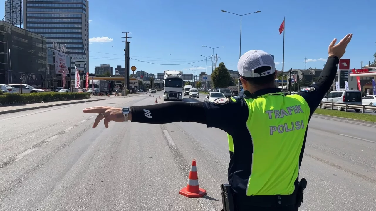 Bursa'da trafikte uygulama: İzni olmayanın şehre girişi engellendi