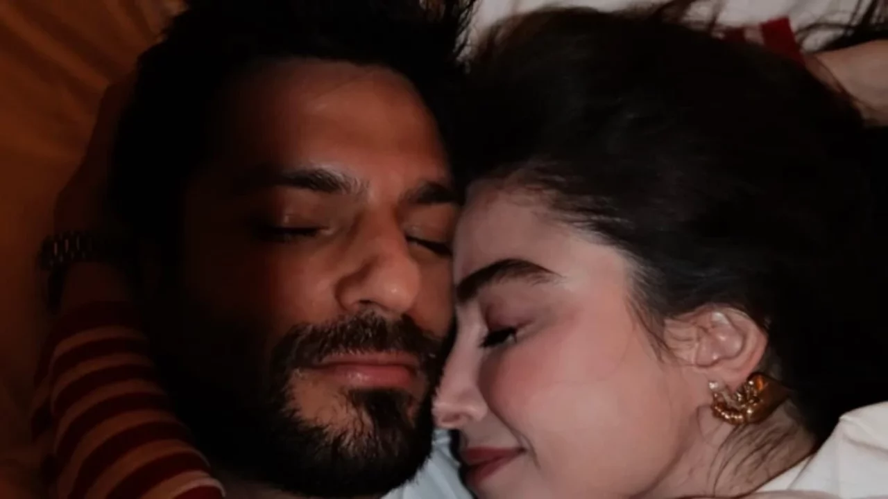 &Ouml;zge G&uuml;rel'den dikkat &ccedil;eken itiraf: "&Ccedil;ok aşık olduğum bir d&ouml;nemdeyim"