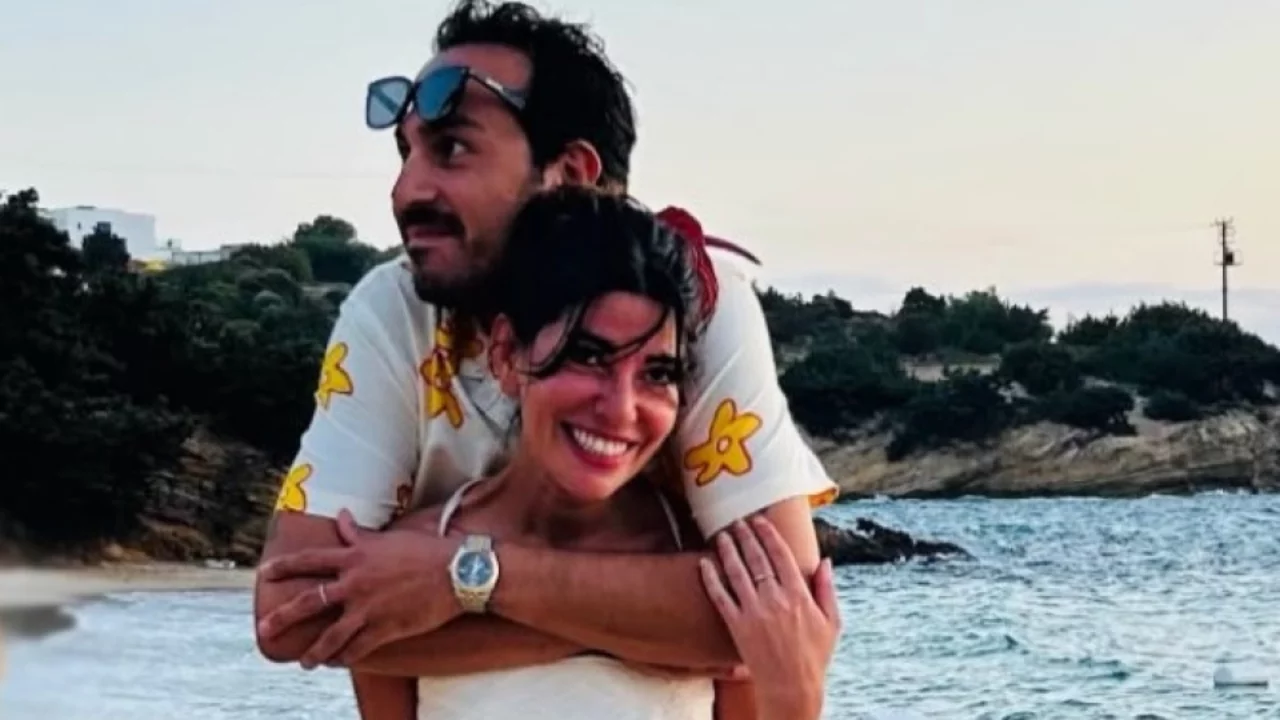 Ceren Moray'dan evlilik yıl d&ouml;n&uuml;m&uuml;nde romantik mesaj: "İlk g&uuml;n de aşıktım sana"