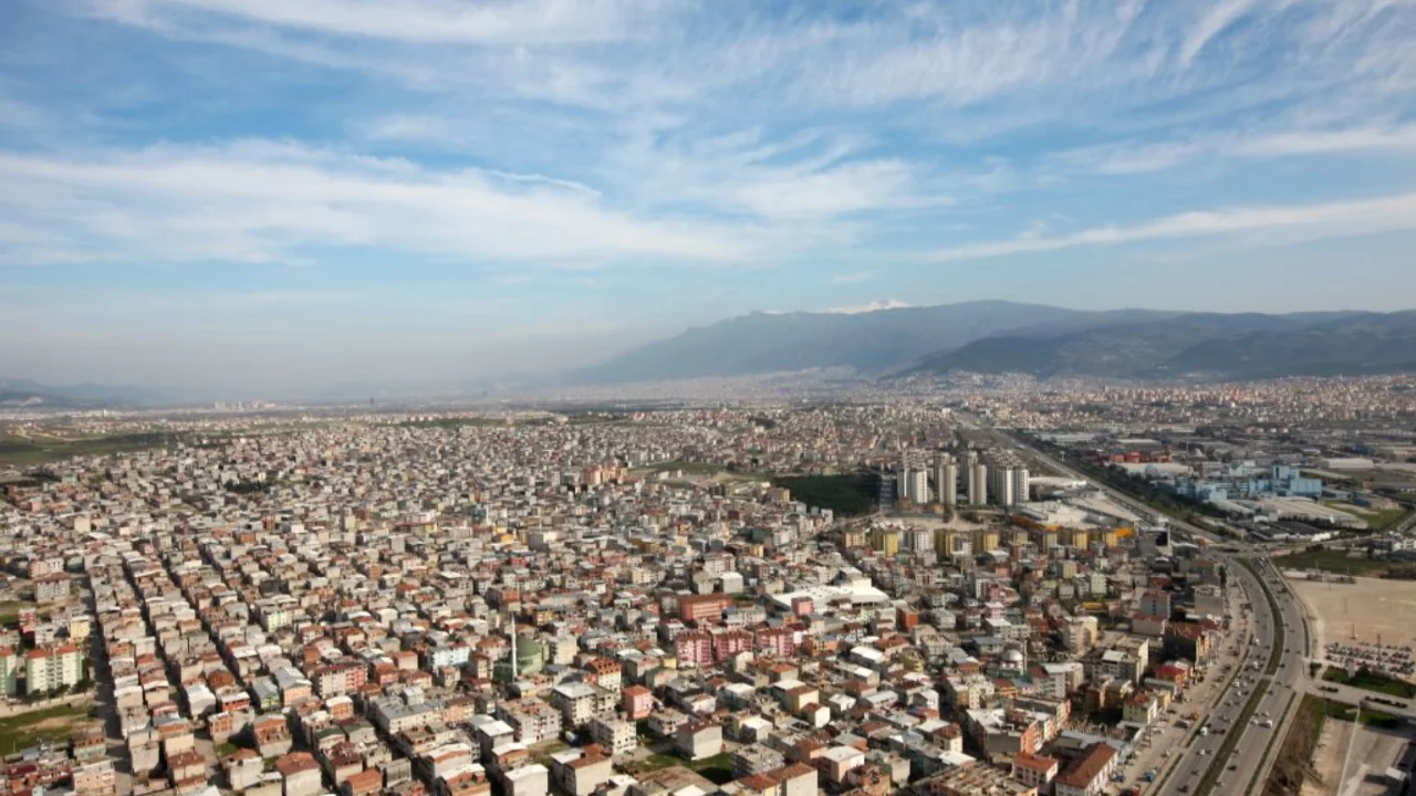Bursa'da 3,5 milyar TL'lik gizemli satış! İmzayı atmayan yerini bile &ouml;ğrenemiyor...