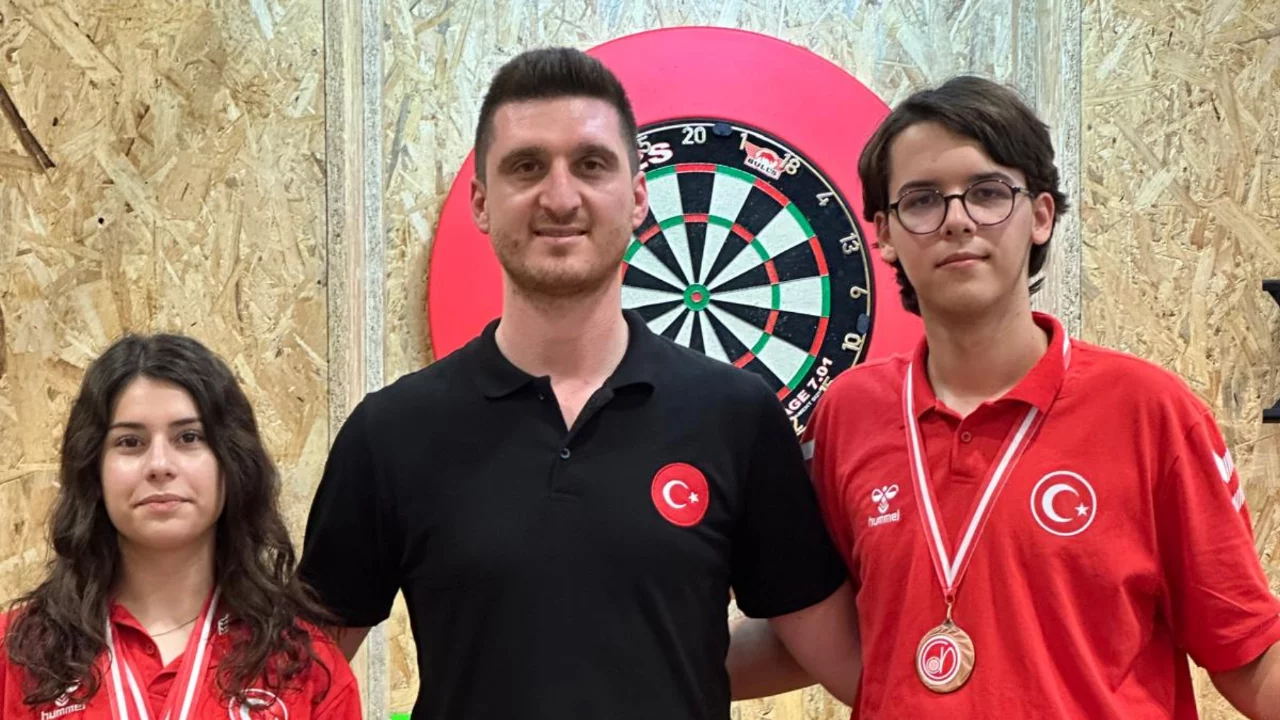 Yıldırımlı dart&ccedil;ılardan milli gurur