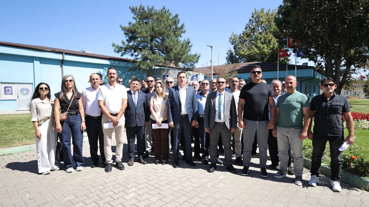 Bursa'da zabıta personeline y&ouml;nelik şiddet protesto edildi
