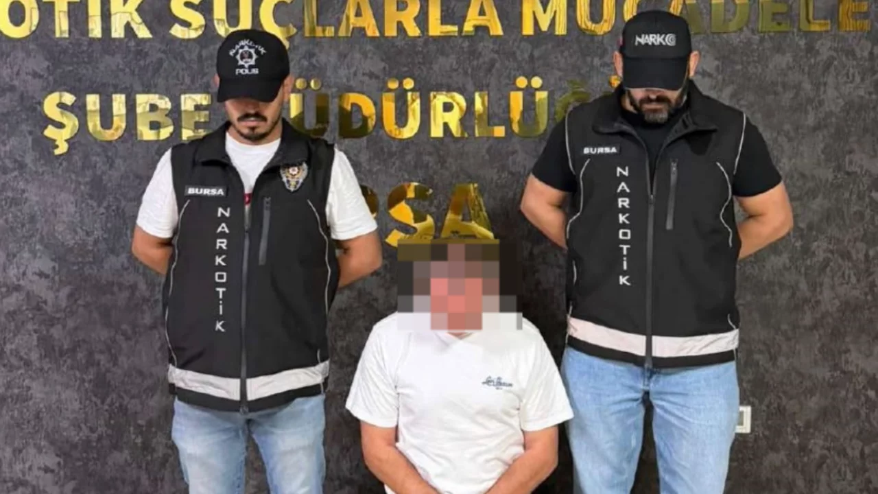 Gen&ccedil;liğin baş belasıydı! D&uuml;nya &ccedil;apında aranan şahıs Bursa'da yakalandı