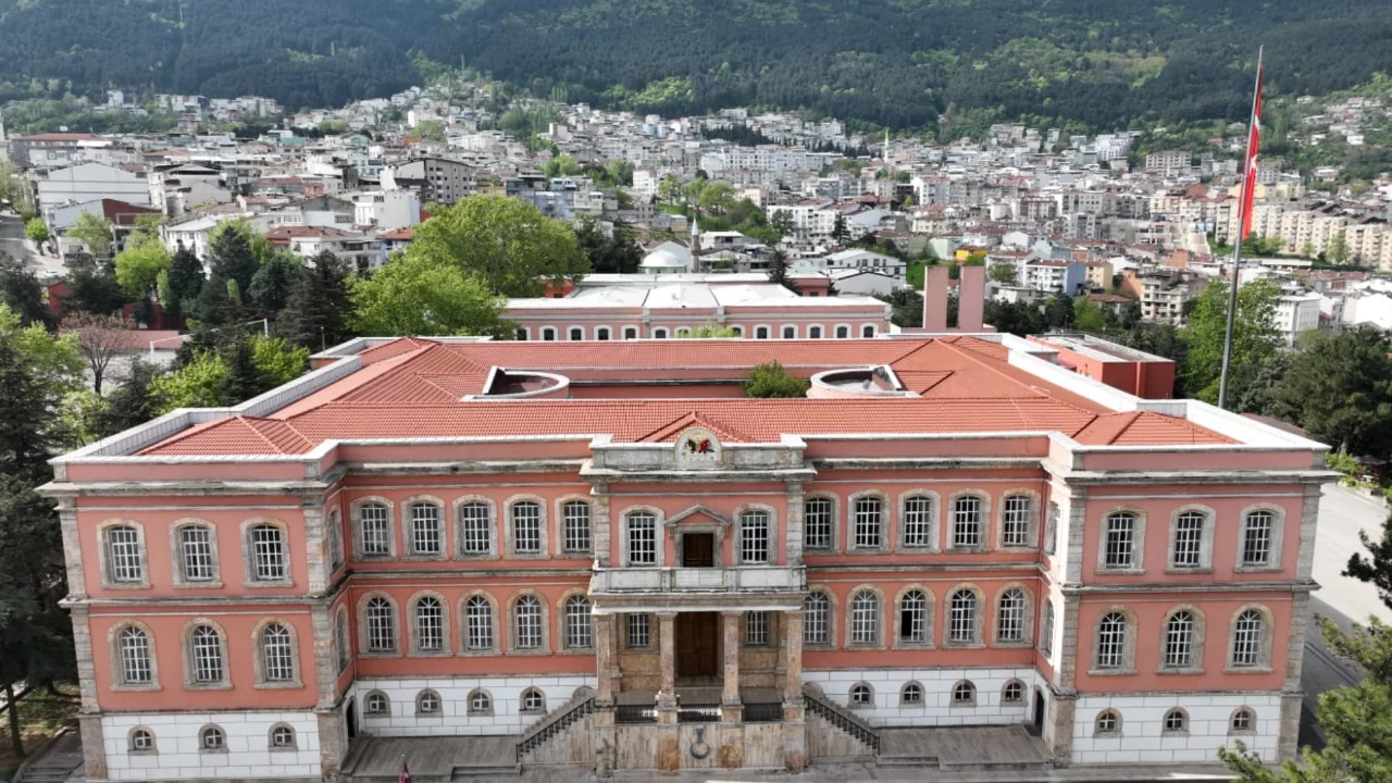 Bursa'daki 'Komutanlar Ocağı'nda sıra dışı miras! 100 yıllık ger&ccedil;ek kaplanlar...