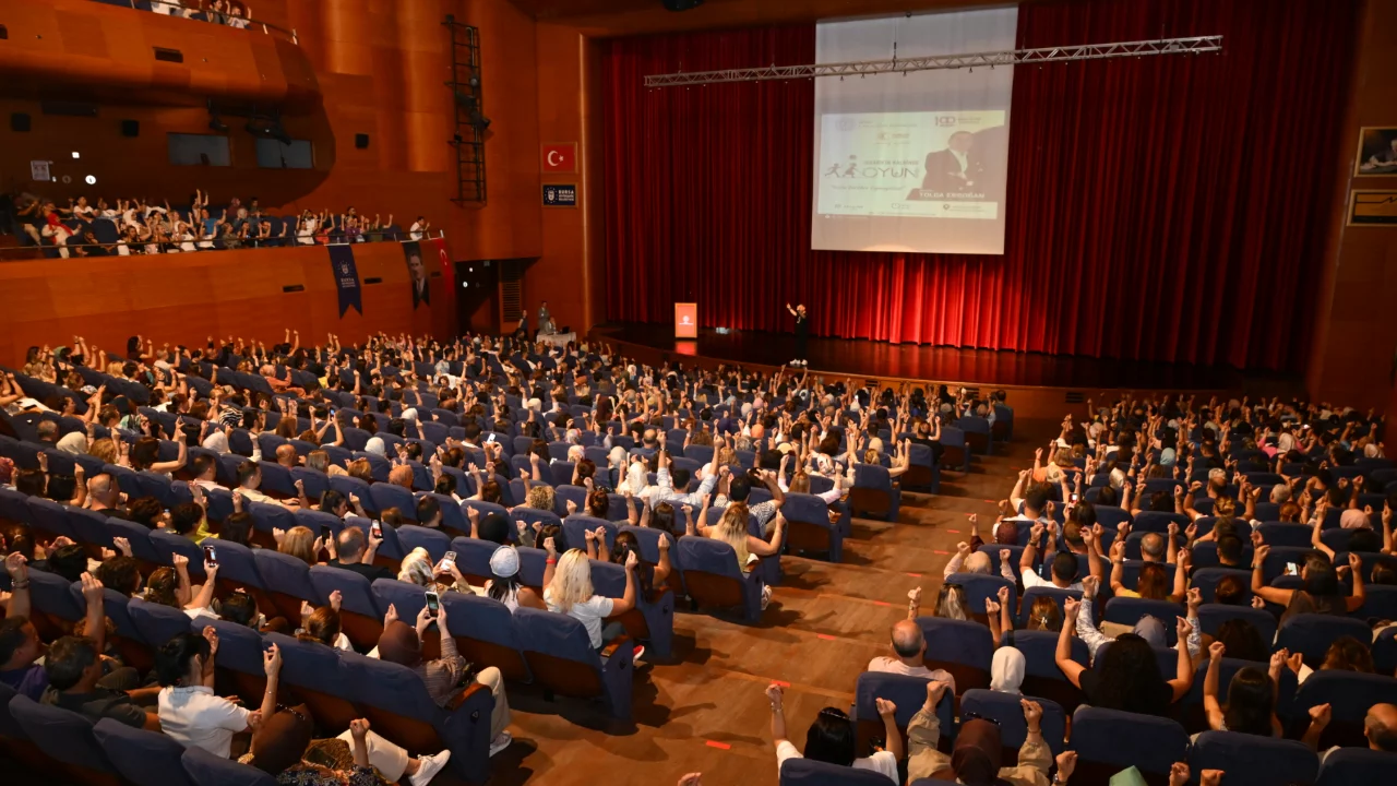 Maarifin Kalbinde Oyun Konferansında &Ouml;ğretmenler Oyunla Buluştu