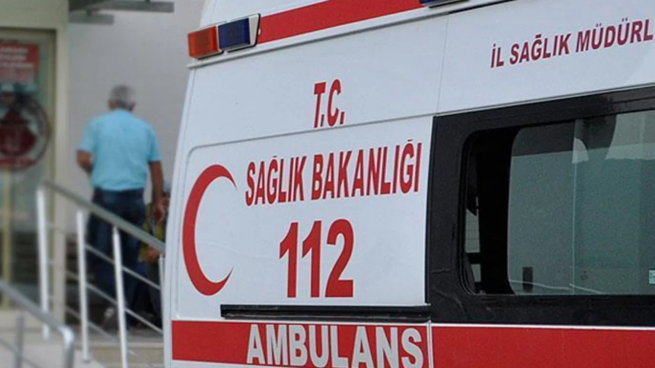 Bursa'da feci kaza! Otomobiller kafa kafaya &ccedil;arpıştılar