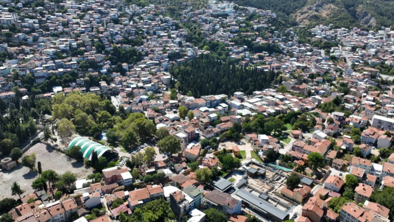 Bursa'da bu mahallede su&ccedil;lular sokağa adım atamıyor!