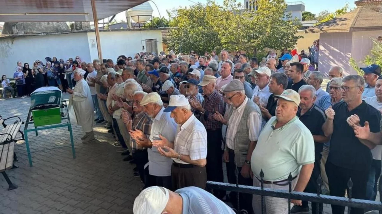 Usta oyuncuyu son yolculuğuna bir avu&ccedil; insan uğurladı!