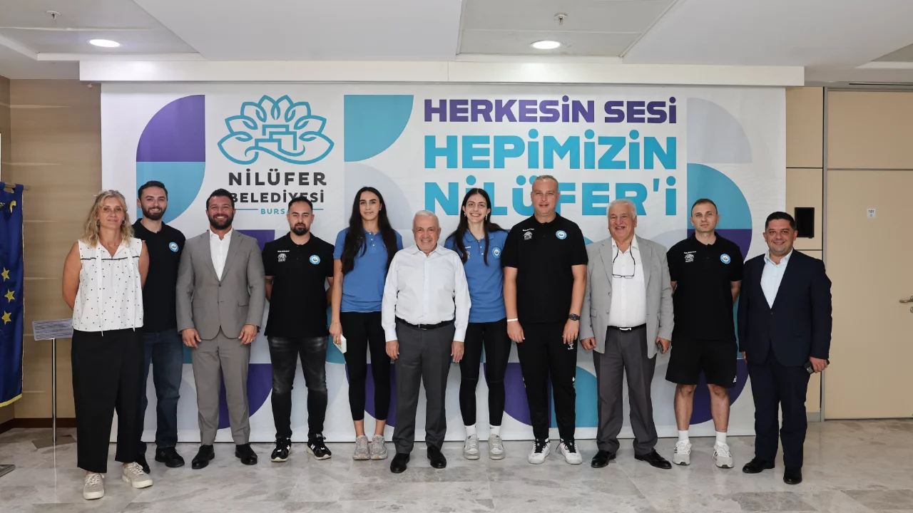Nil&uuml;fer Belediyesporlu milli sporculara Başkan Şadi &Ouml;zdemir'den tebrik