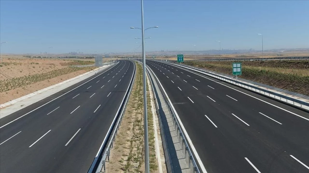 Bursa'da o yolda ulaşım değişti! S&uuml;r&uuml;c&uuml;ler dikkat