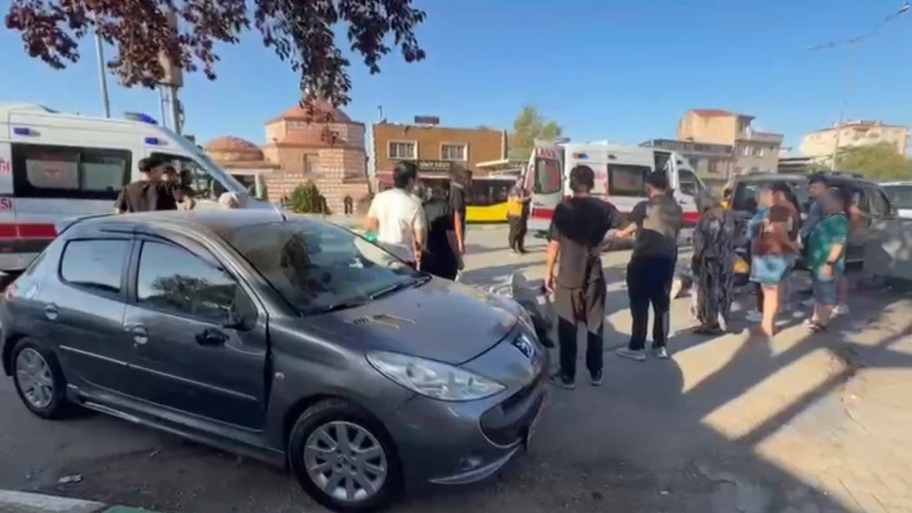 Bursa'da motosiklet kazası! Yola çıkan araca çarpmamak için manevra yaptı