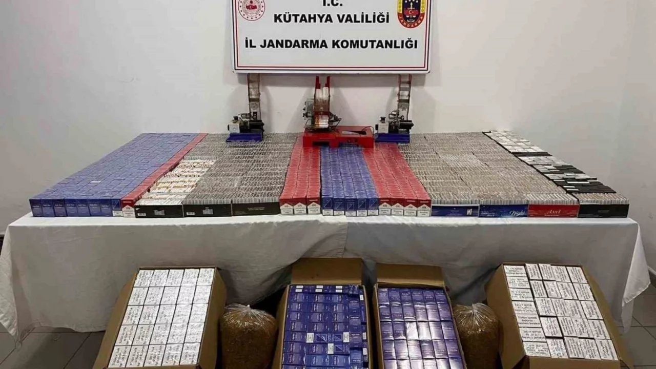 Jandarmadan kaçakçılık operasyonu, binlerce paket sigara ve makaron ele geçirildi