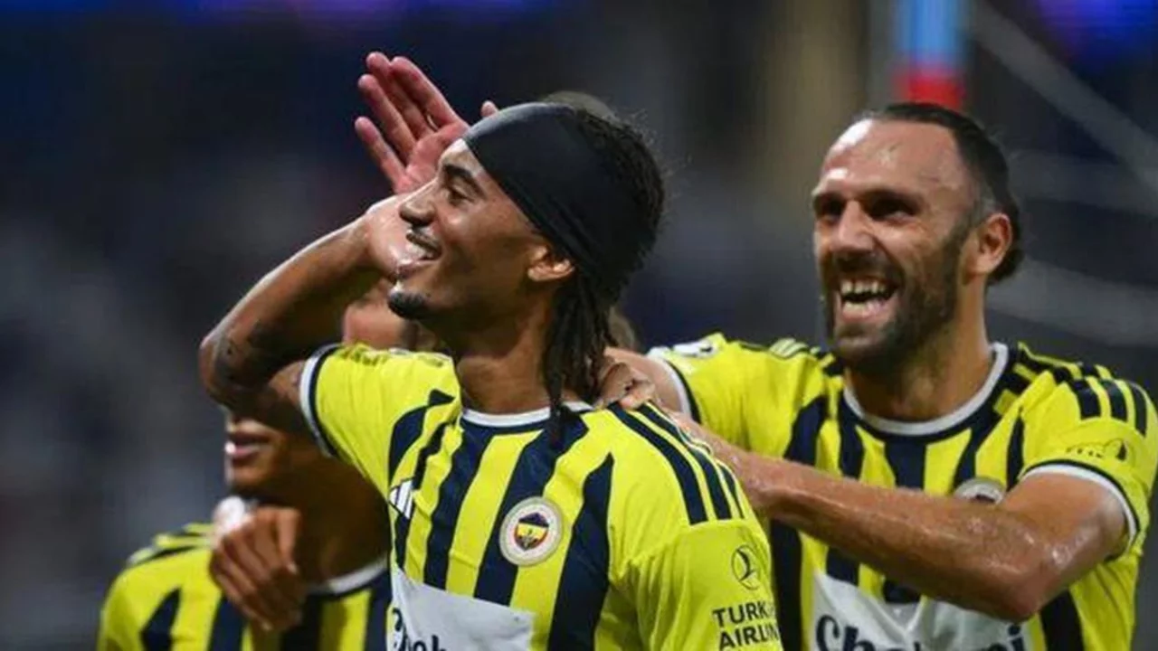 Fenerbah&ccedil;e Roma ma&ccedil;ı ne zaman, saat ka&ccedil;ta? Fenerbah&ccedil;e Roma ma&ccedil;ı hangi kanalda, şifresiz mi?