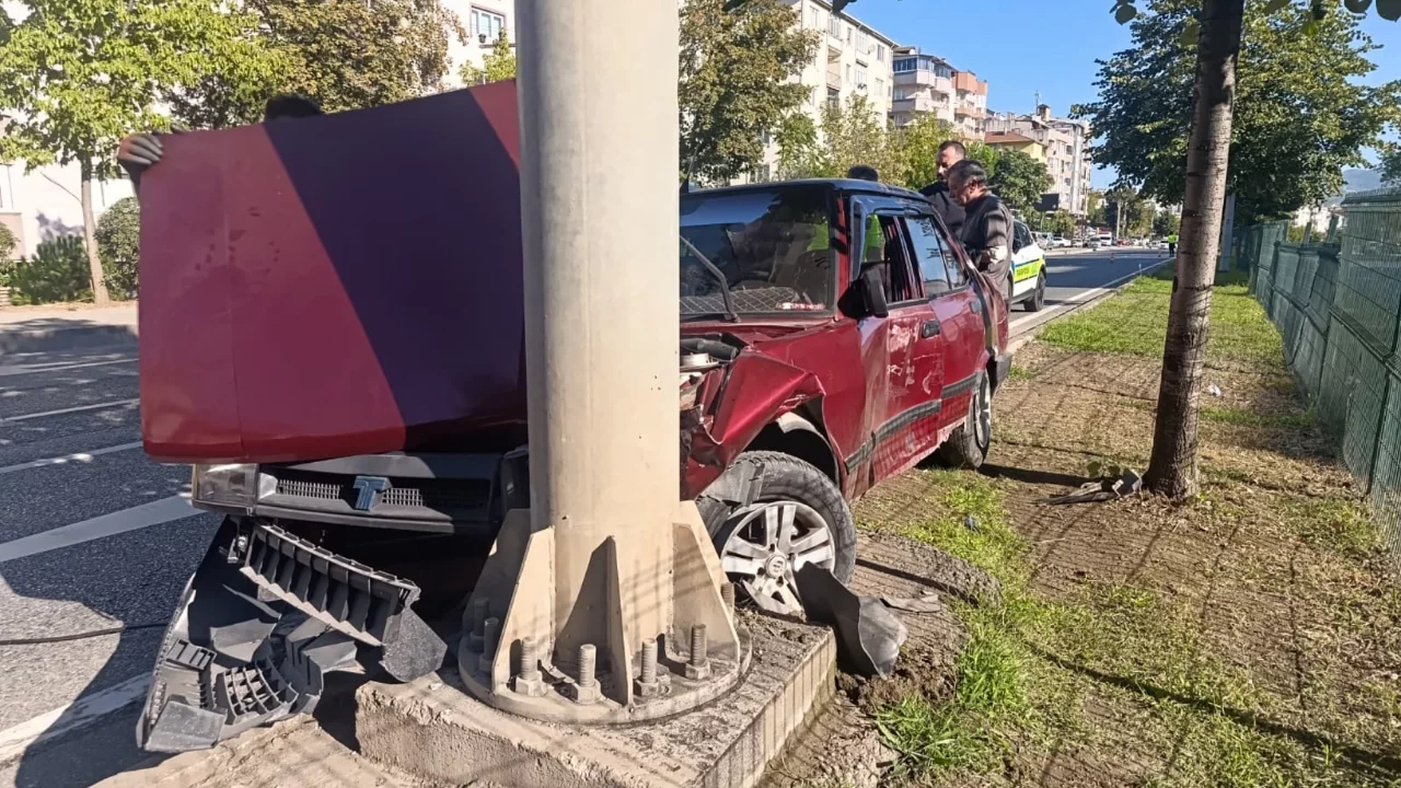 Bursa'da otomobil kontrolden çıktı!