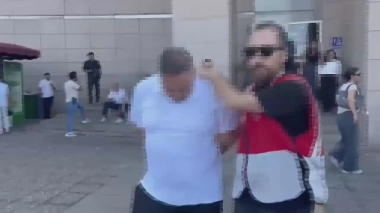 Melisa Döngel'e trafikte silahlı tehdit! Aracından inmeden silahını gösterdi, tutuklandı