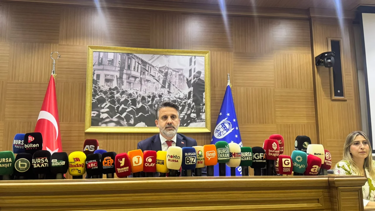 Bursa'da B&uuml;y&uuml;kşehir Meclisi toplandı! Komisyon se&ccedil;imi konuşuldu...