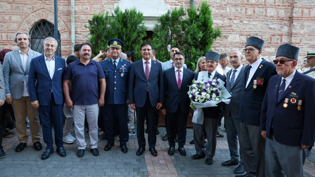 Bursa'da Kurtuluş coşkusu Tarihi Belediye Binası'na taşındı