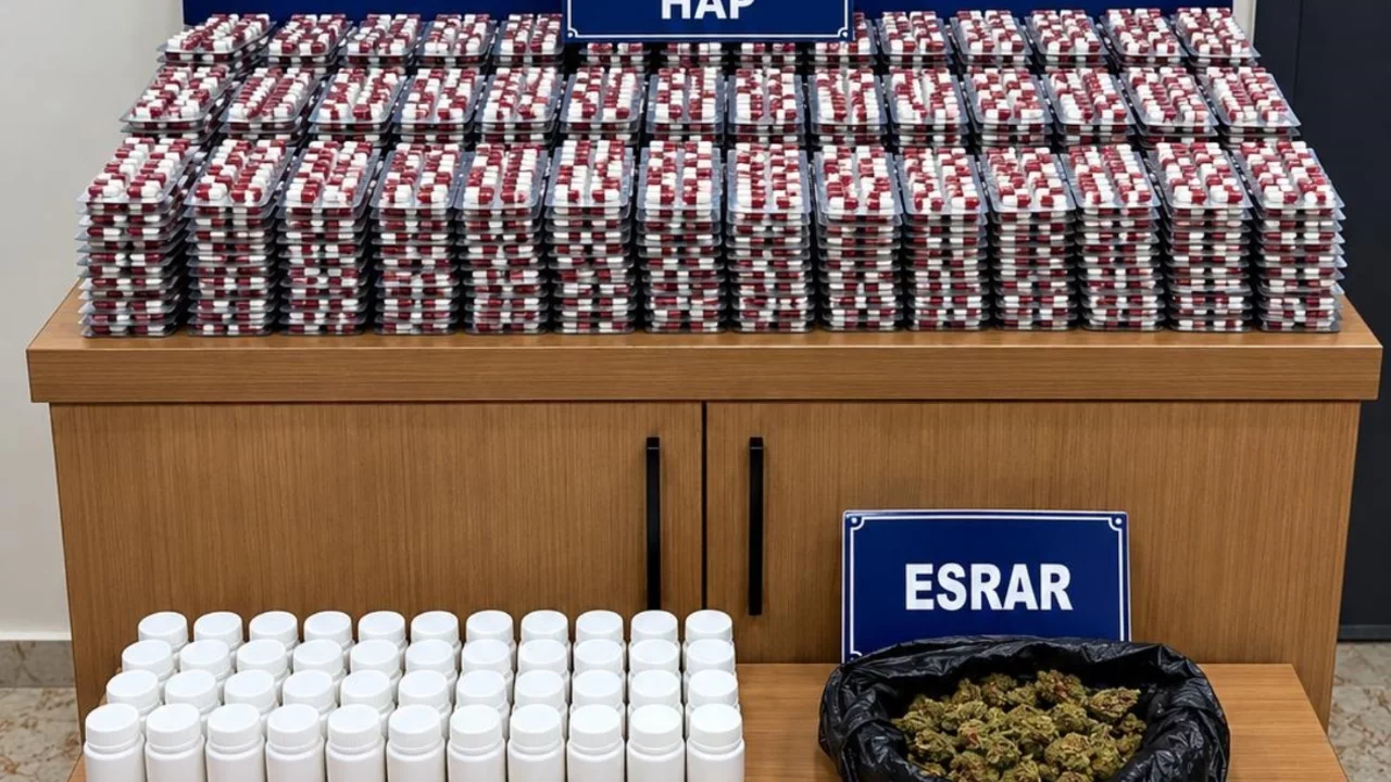 Mersin'de adrese operasyon: Binlerce uyuşturucu hap ele ge&ccedil;irildi