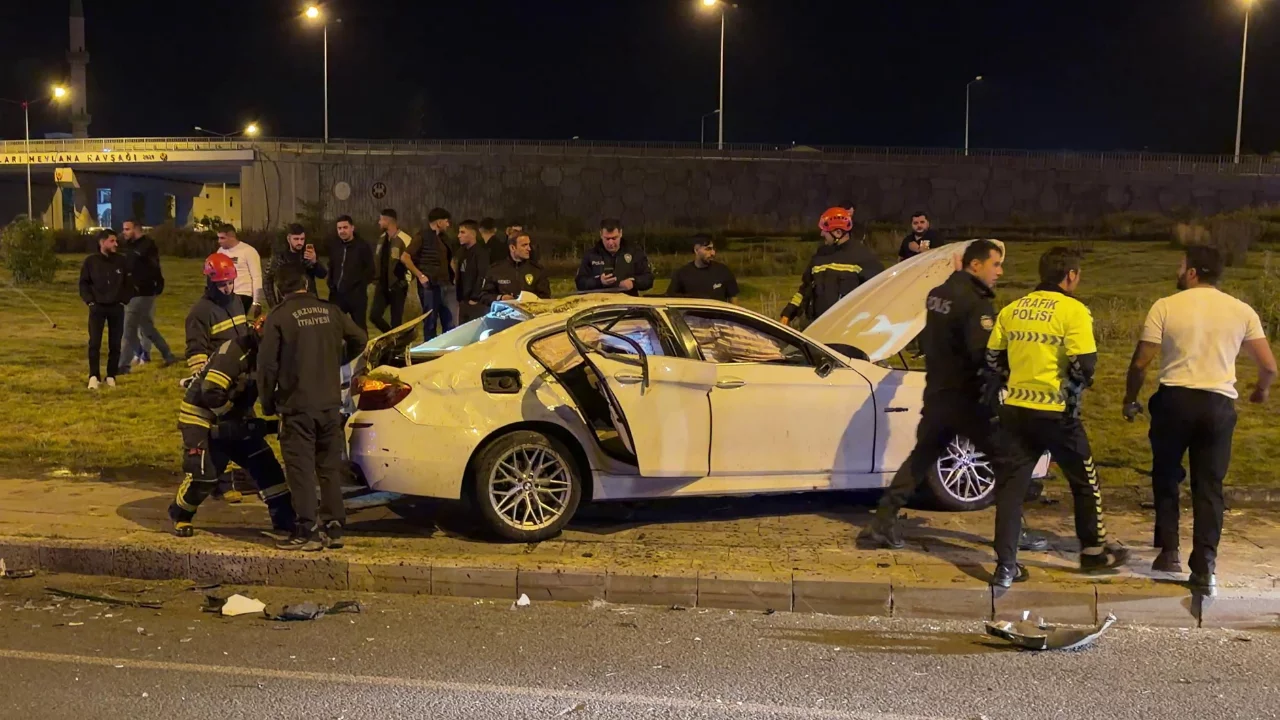 Erzurum'da gece saatlerinde korkutan kaza: Otomobil takla attı, 4 kişi yaralandı