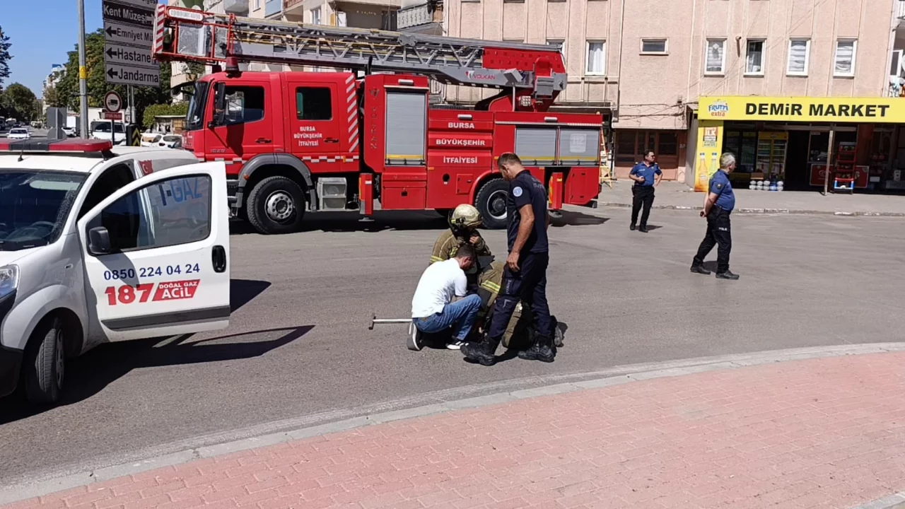 Bursa'da doğalgaz paniği! 6 katlı apartman tahliye edildi