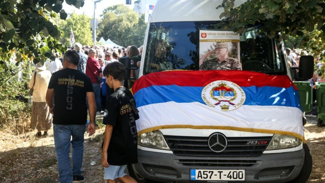 Bosna Hersek, savaş su&ccedil;lusu Mladic'e cenaze t&ouml;reni d&uuml;zenleyenler i&ccedil;in yaptırım &ccedil;ağrısında bulundu
