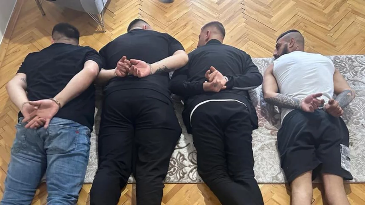 İki ayrı su&ccedil; &ouml;rg&uuml;t&uuml;ne operasyon! Evlerinden &ccedil;ıkanlar şaşırtmadı