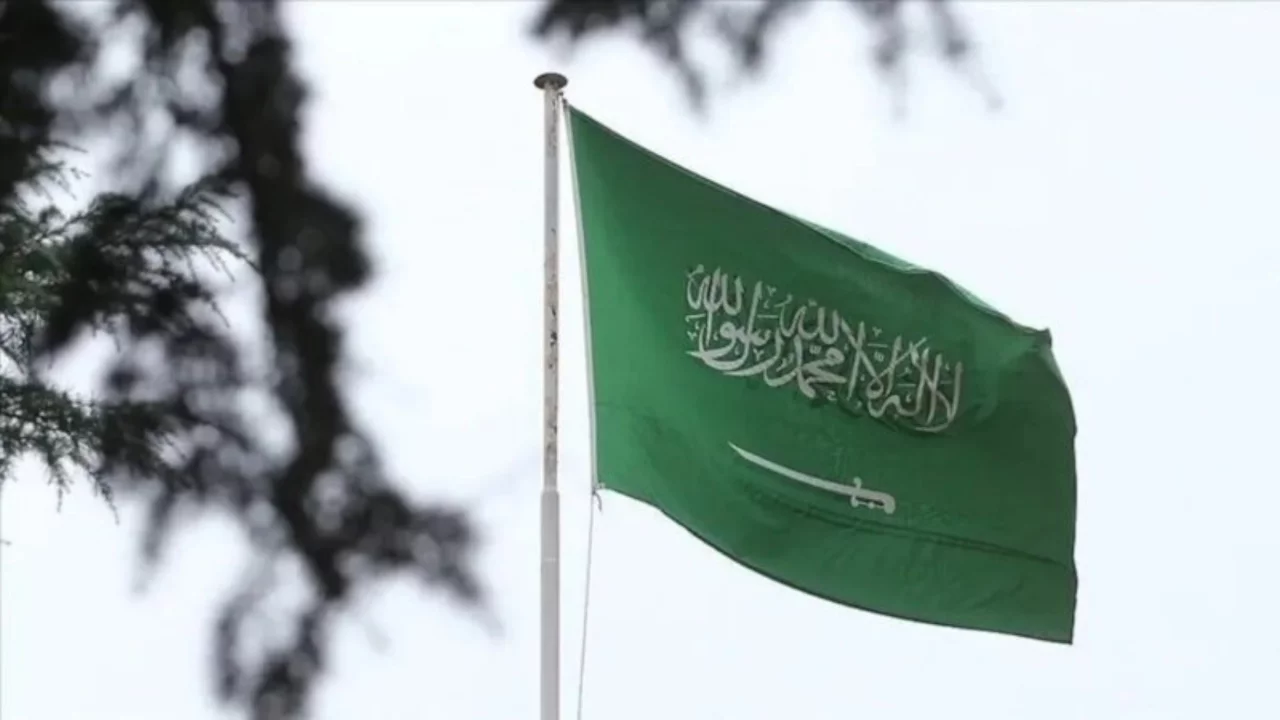 Suudi Arabistan'ın güneyindeki 4 kentte acil durum alarmı 