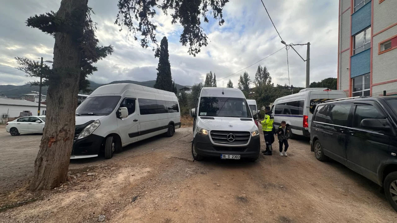 Orhangazi Jandarmasında okul servislerine İlk günden sıkı denetim! 