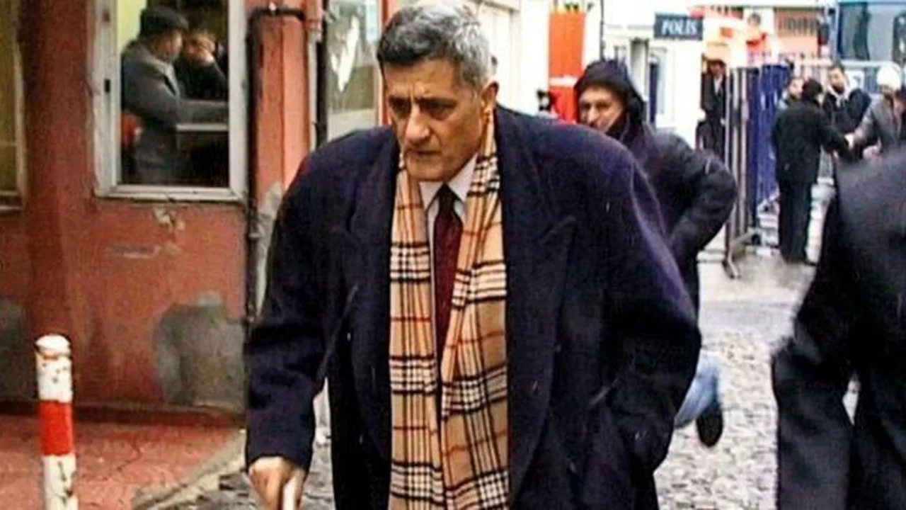 Kaşif Kozinoğlu Kurtlar Vadisi olayı nedir? Kurtlar Vadisi senaristleri Raci Şaşmaz, Bahadır Özdener ve Cüneyt Aysan kimdir?