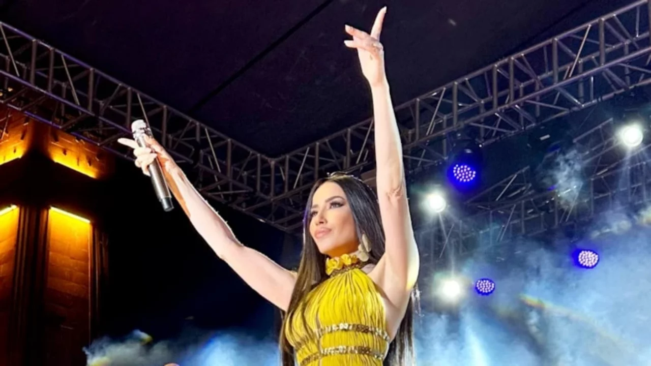 Burcu Güneş yıllar öncesine götürdü! Eski klipten Tolgahan Sayışman sürprizi