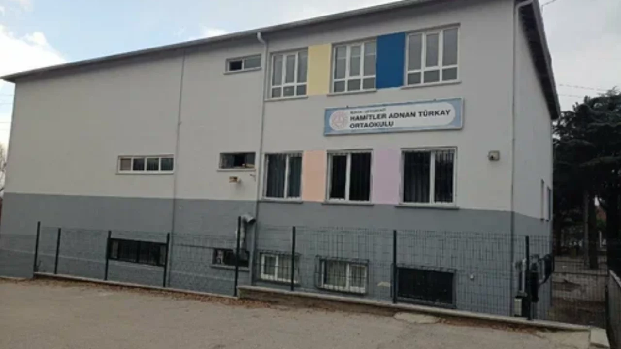 Bursa'da eski okul yıkıldı, yerine yenisi geliyor! 32 derslikli okul i&ccedil;in tarih belli oldu