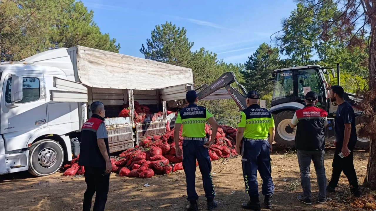 Bursa Orhangazi'de dev operasyon! 8 ton ele ge&ccedil;irildi...