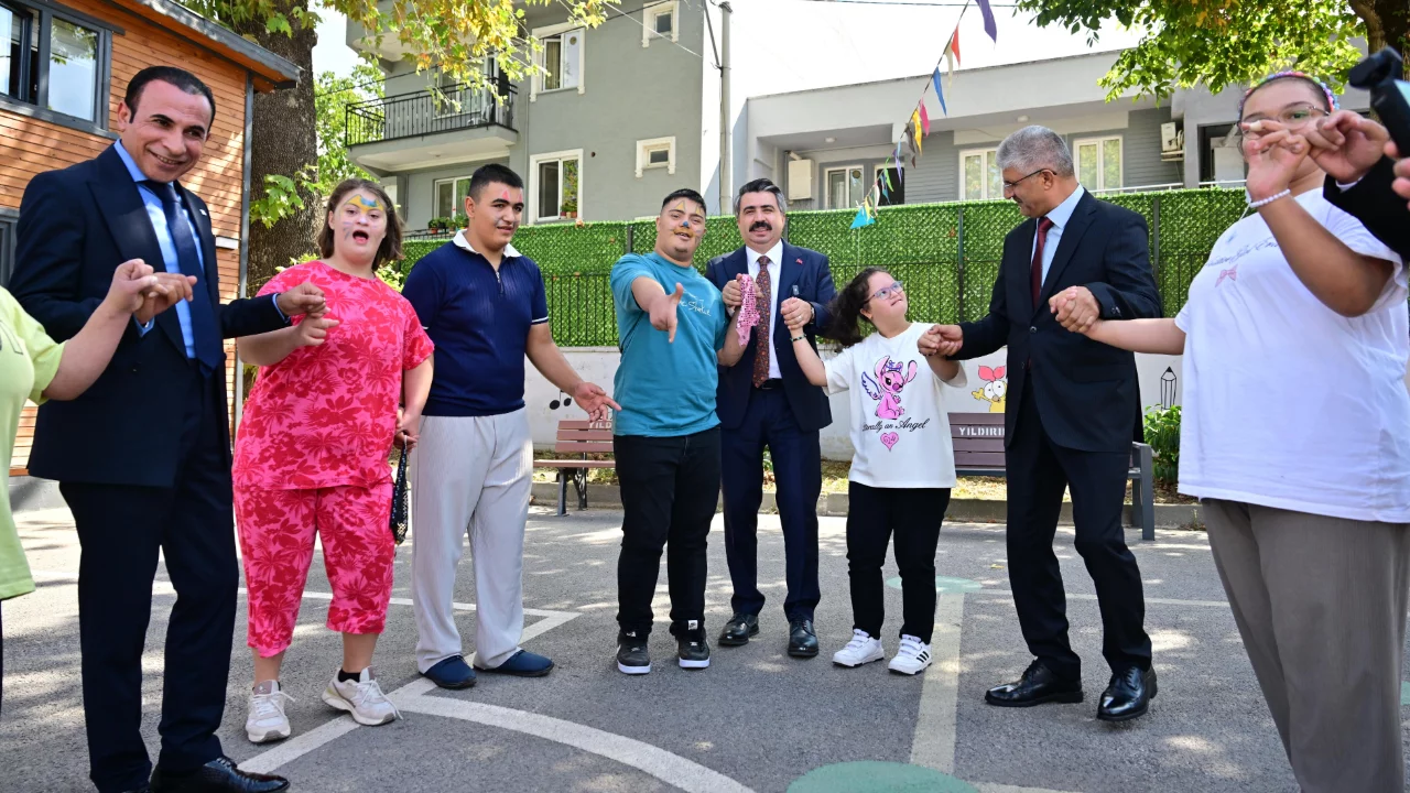 Başkan Oktay Yılmaz, özel öğrencilerin heyecanına ortak oldu