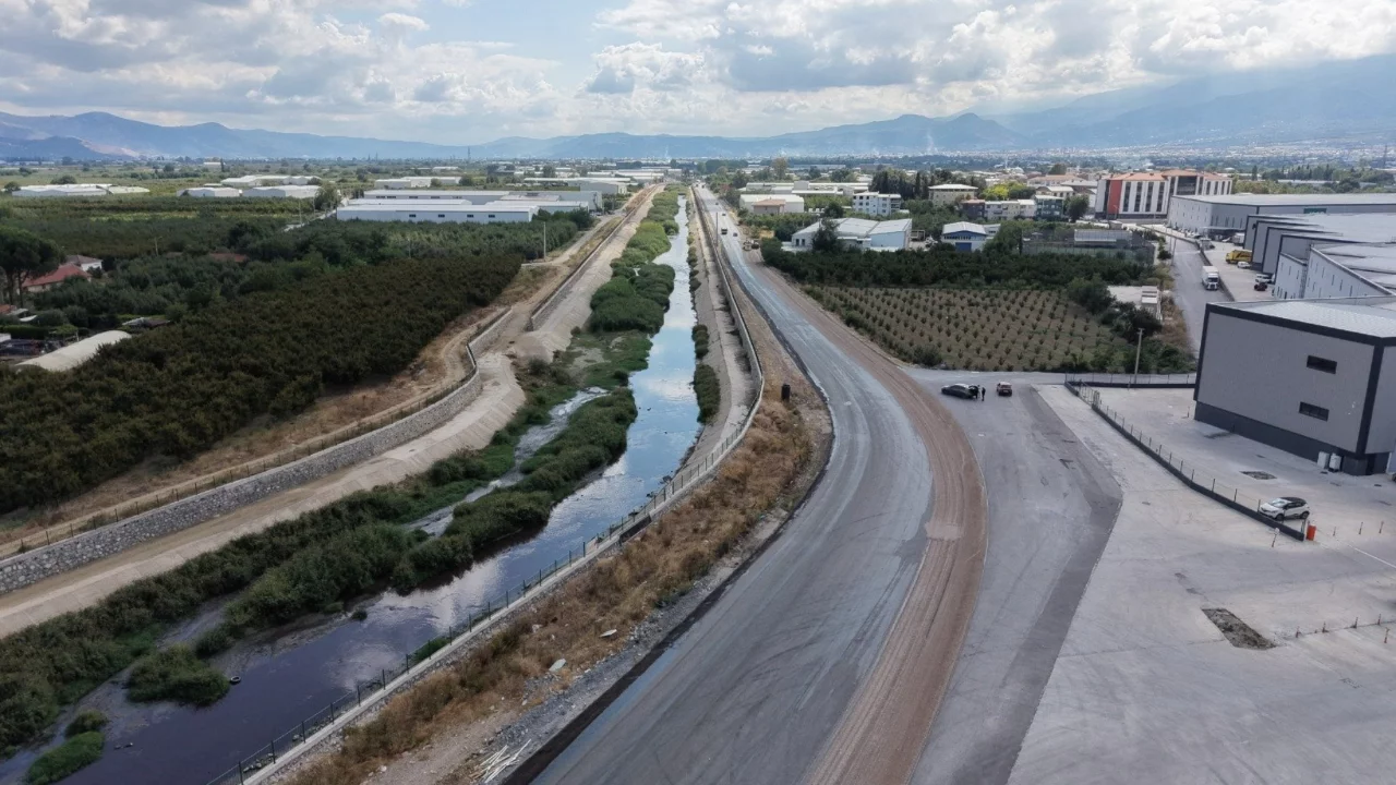 Bursa'da o yolda &ccedil;alışma tamamlandı! Samanlı &Ccedil;evre Bağlantı Yolu'nun 2,8 kilometresi yenilendi