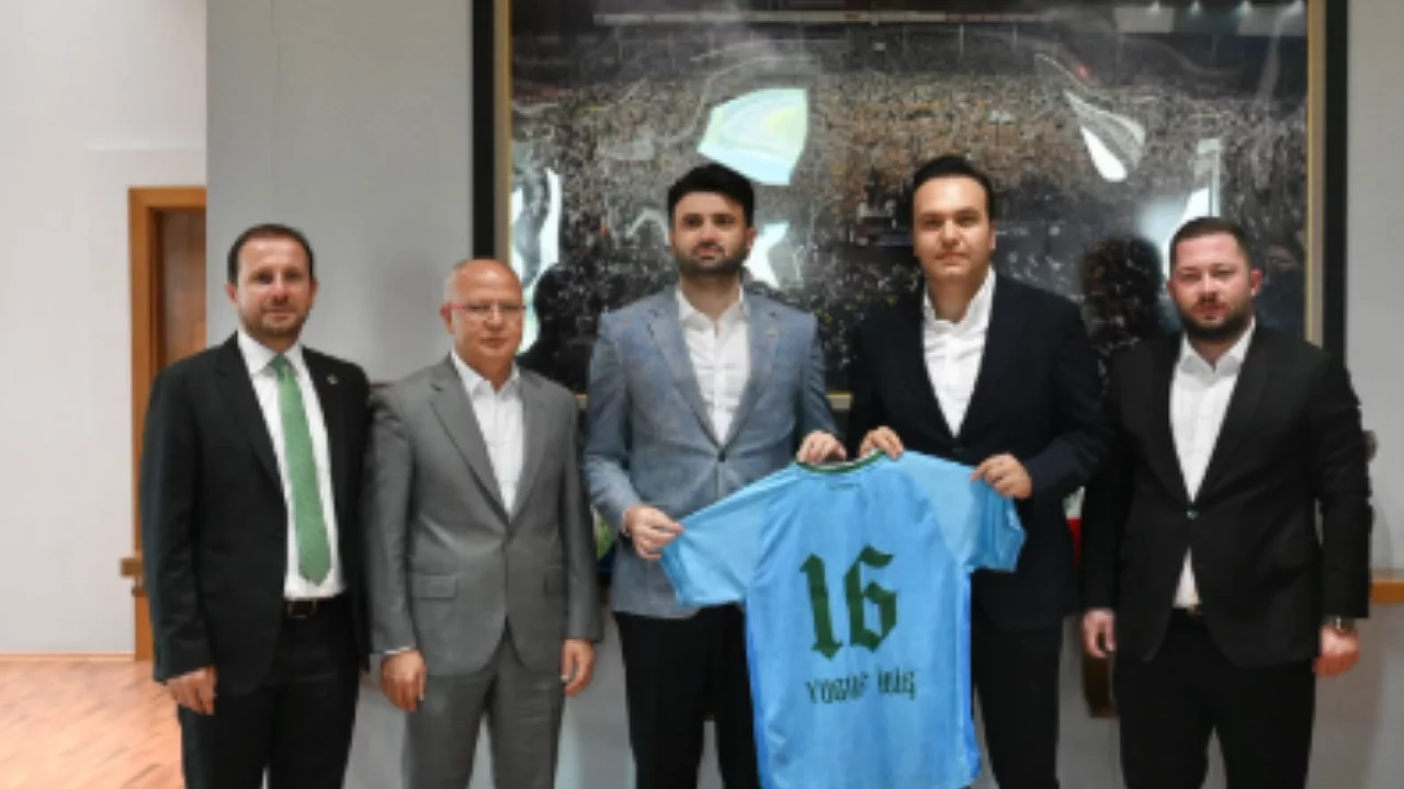 Ak Parti İl Başkanı Gürkan'dan Bursaspor'a ziyaret!