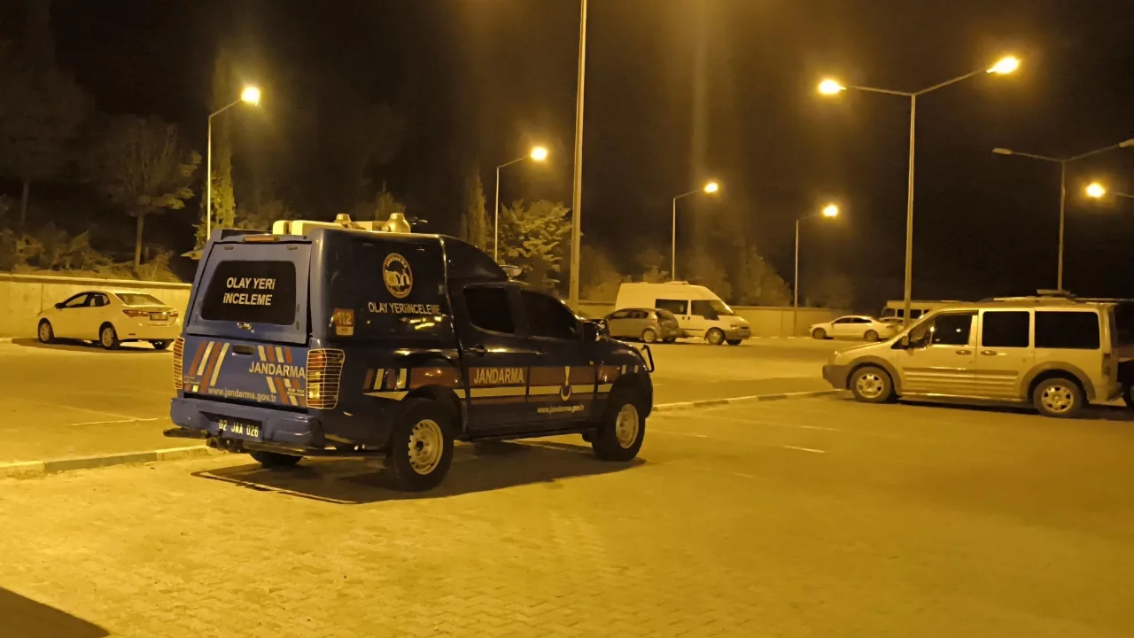 Adıyaman'da fıstık bah&ccedil;esinde dehşet: 12 yaşındaki &ccedil;ocuk t&uuml;fekle vuruldu