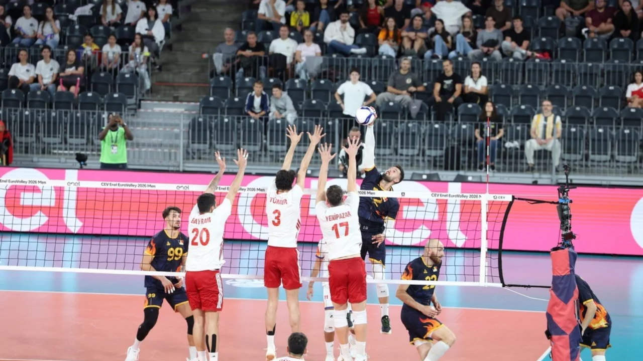 A Milli Erkek Voleybol Takımı'ndan Avrupa Şampiyonası'nda Romanya karşısında s&uuml;rpriz kayıp