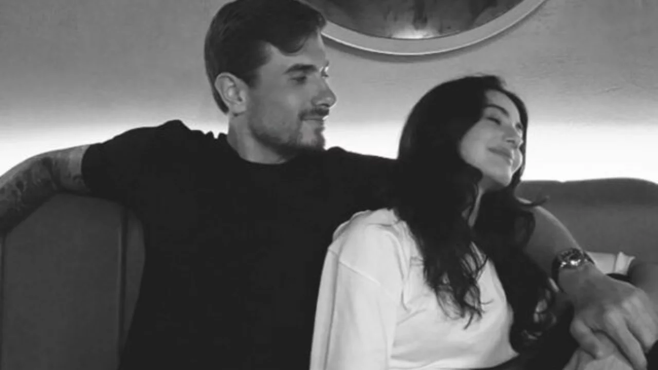 Helin Kandemir ve Dorukhan Toköz aşkı kısa sürdü! Ünlü çift yollarını ayırdı