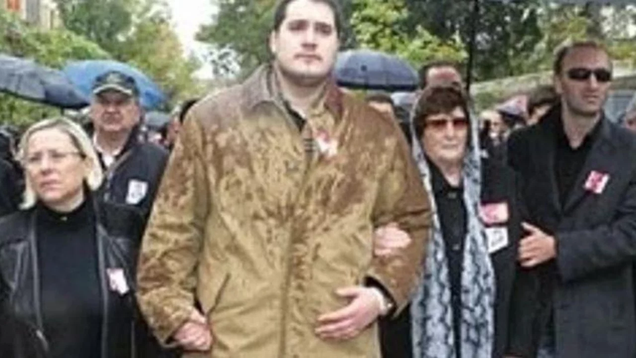 Kaşif Kozinoğlu'nun oğlu &Ouml;zel Kozinoğlu kimdir, ne iş yapıyor? &Ouml;zel Kozinoğlu ka&ccedil; yaşında, nereli?