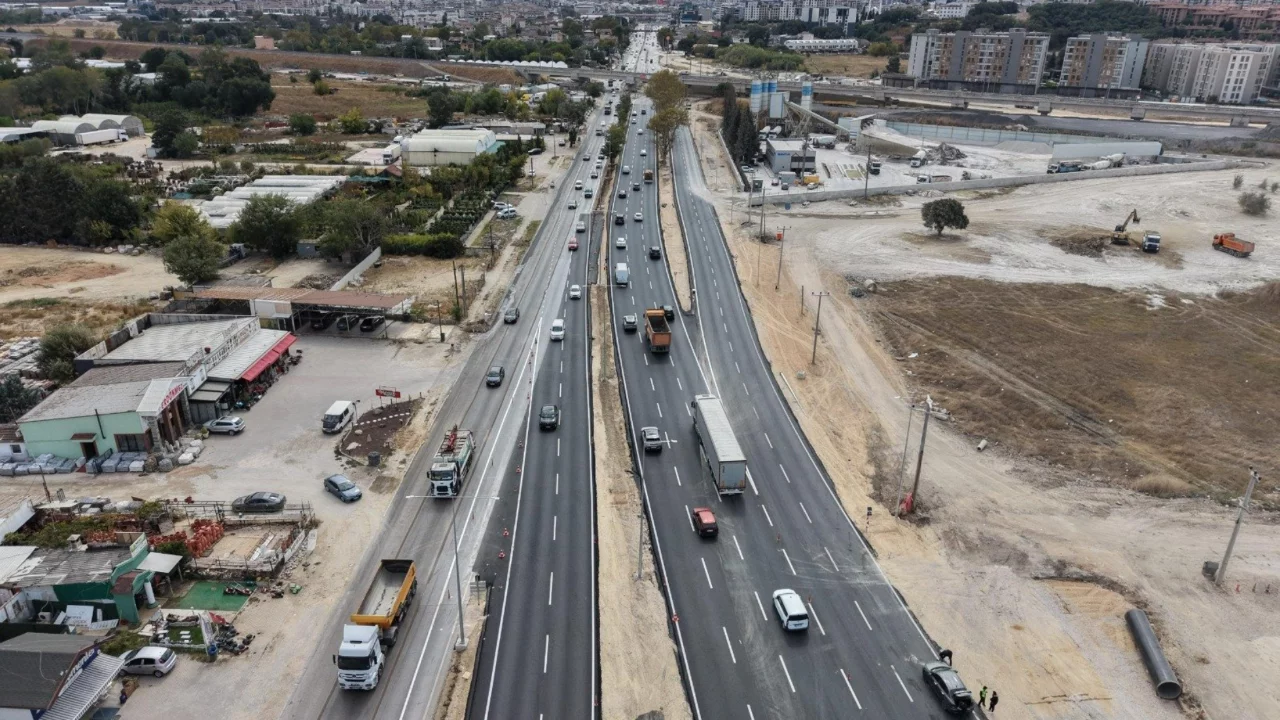 Şahin Biba sözünü tuttu: Geçit Köprüsü trafiğe açıldı