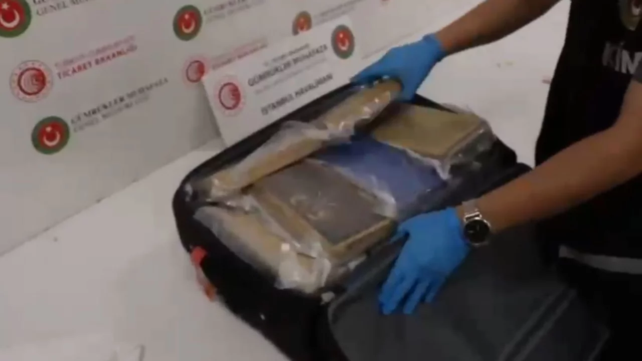 İstanbul Havalimanı'nda büyük operasyon: 51 kilo 500 gram kokain ele geçirildi