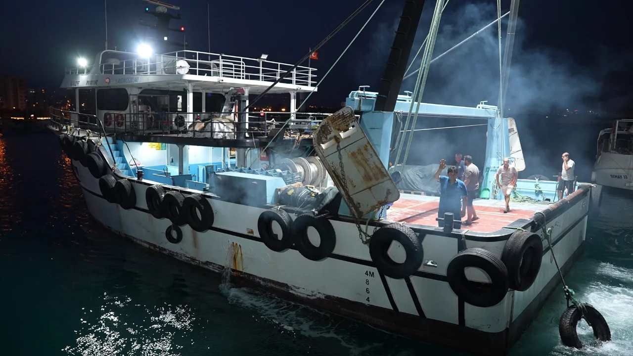 Akdeniz'de av yasağı sona erdi! 409 tekne 'Vira Bismillah' diyerek denize a&ccedil;ıldı